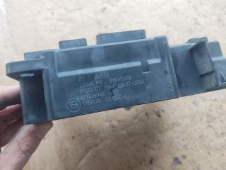 bontott MITSUBISHI OUTLANDER Biztosítéktábla Utastér