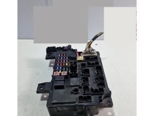 bontott MITSUBISHI OUTLANDER Biztosítéktábla Utastér