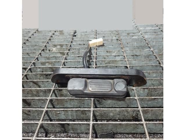 bontott MITSUBISHI OUTLANDER Csomagtérajtó Kilincs