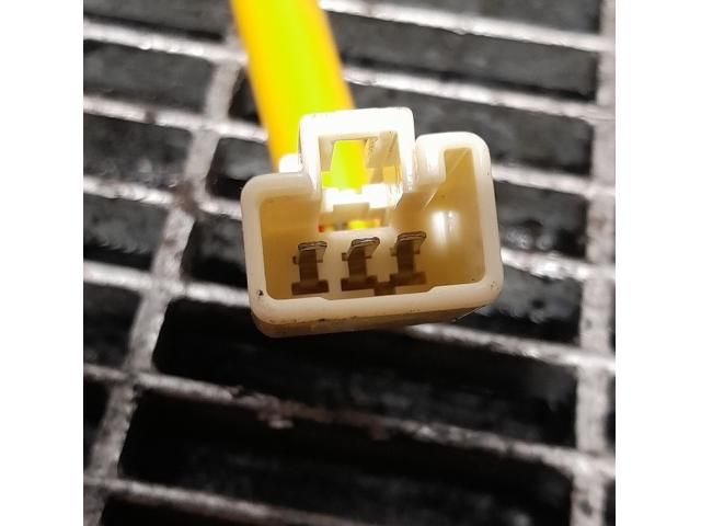 bontott MITSUBISHI OUTLANDER Csomagtérajtó Kilincs