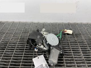 bontott MITSUBISHI OUTLANDER Csomagtérajtó Ütköző