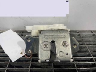 bontott MITSUBISHI OUTLANDER Csomagtérajtó Ütköző