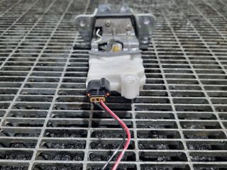 bontott MITSUBISHI OUTLANDER Csomagtérajtó Zárszerkezet