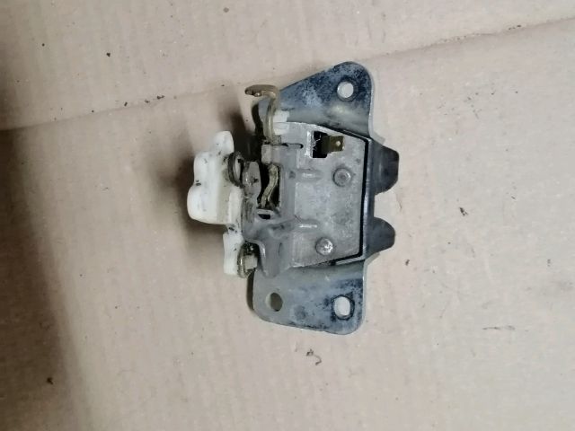 bontott MITSUBISHI OUTLANDER Csomagtérajtó Zárszerkezet