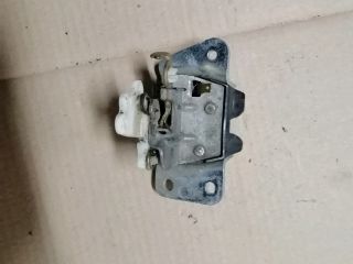 bontott MITSUBISHI OUTLANDER Csomagtérajtó Zárszerkezet