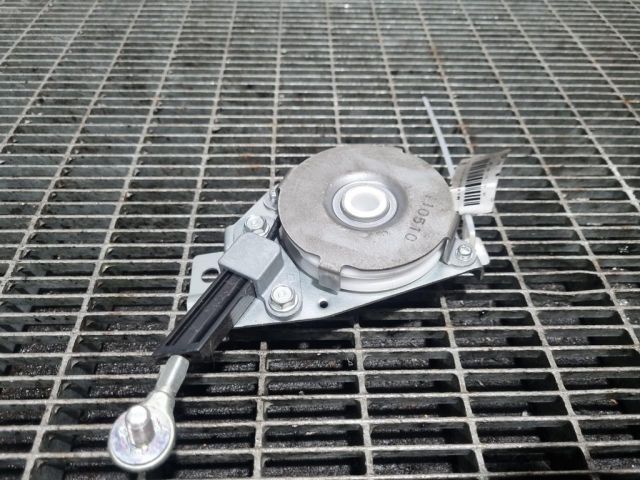 bontott MITSUBISHI OUTLANDER Csomagtérajtó Zárszerkezet