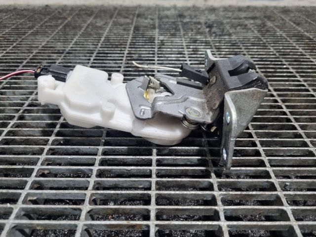 bontott MITSUBISHI OUTLANDER Csomagtérajtó Zárszerkezet