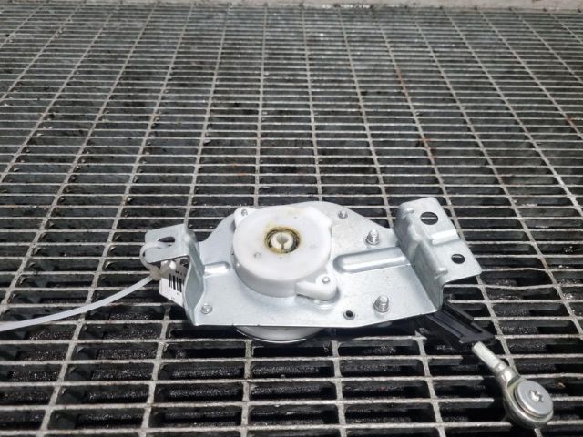 bontott MITSUBISHI OUTLANDER Csomagtérajtó Zárszerkezet