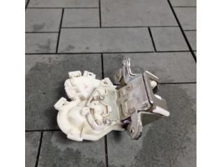 bontott MITSUBISHI OUTLANDER Csomagtérajtó Zárszerkezet