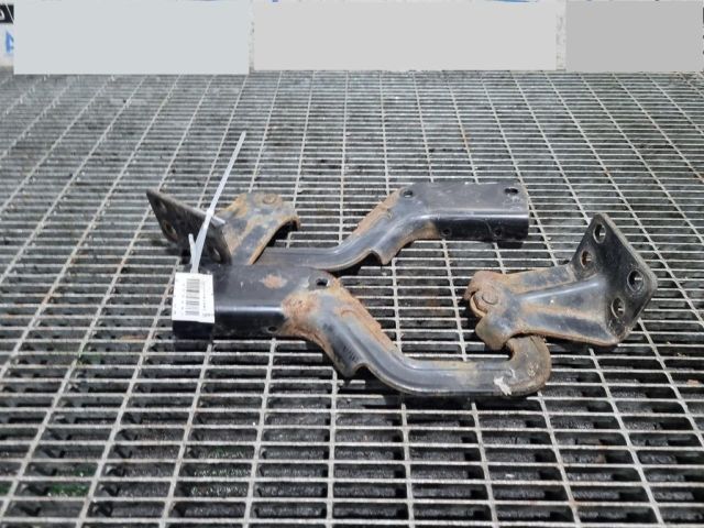 bontott MITSUBISHI OUTLANDER Csomagtérajtó Zsanér