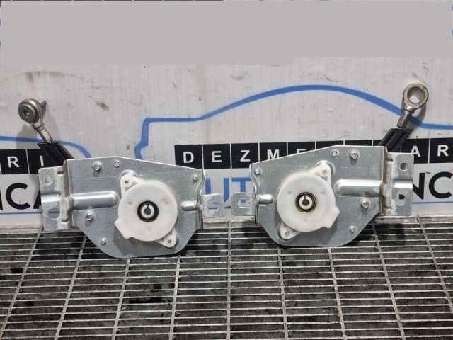 bontott MITSUBISHI OUTLANDER Csomagtérajtó Zsanér