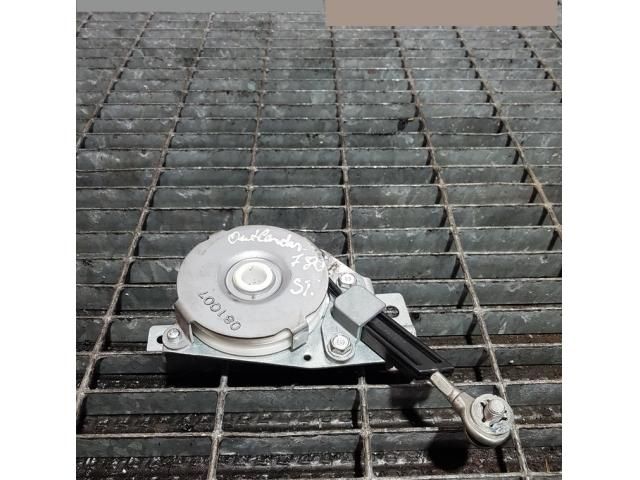 bontott MITSUBISHI OUTLANDER Csomagtérajtó Zsanér