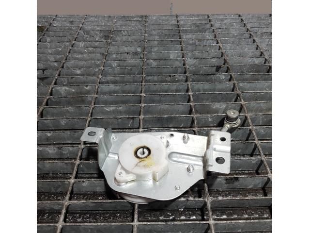 bontott MITSUBISHI OUTLANDER Csomagtérajtó Zsanér