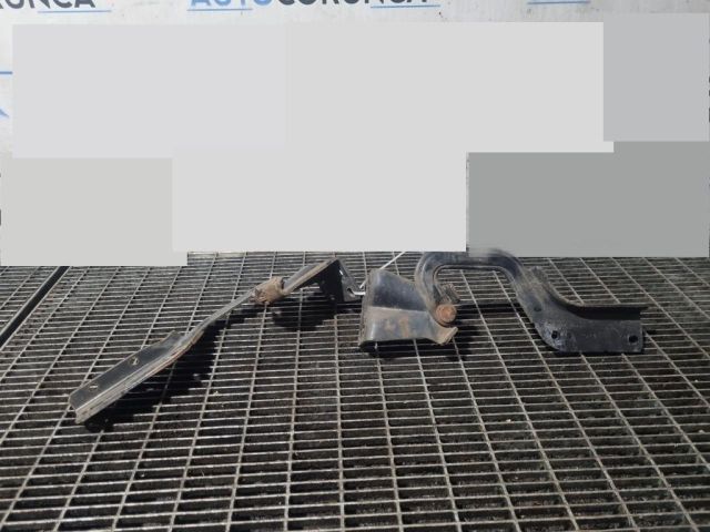 bontott MITSUBISHI OUTLANDER Csomagtérajtó Zsanér