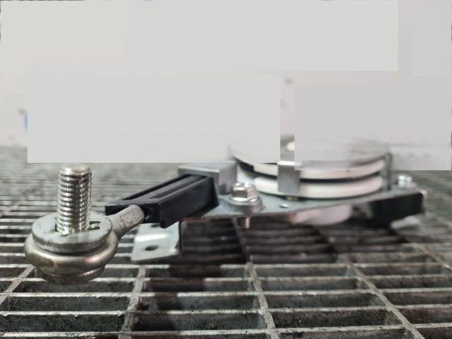 bontott MITSUBISHI OUTLANDER Csomagtérajtó Zsanér