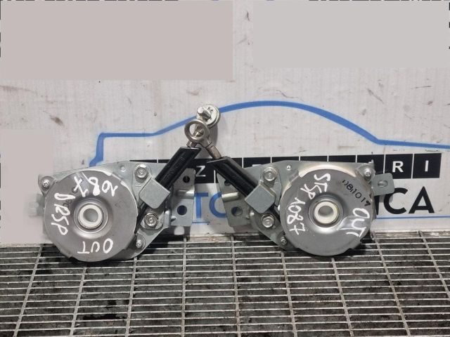 bontott MITSUBISHI OUTLANDER Csomagtérajtó Zsanér