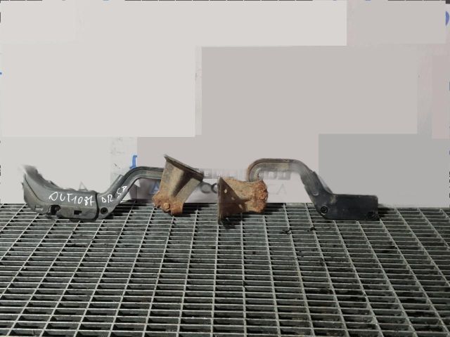 bontott MITSUBISHI OUTLANDER Csomagtérajtó Zsanér