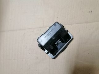 bontott MITSUBISHI OUTLANDER Első Hamutartó