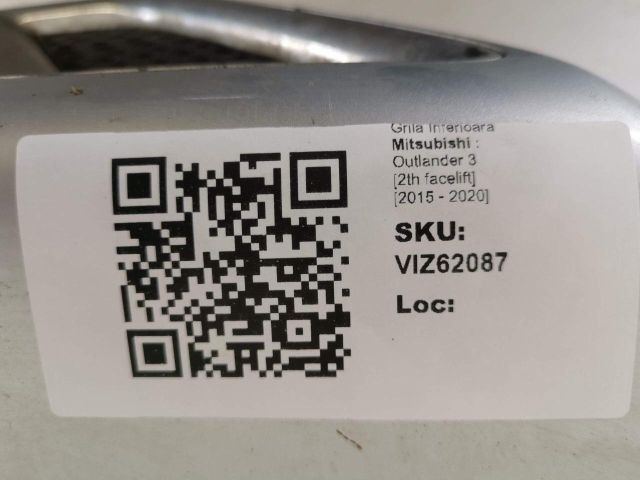 bontott MITSUBISHI OUTLANDER Első Lökhárító Alsó Középső Díszrács