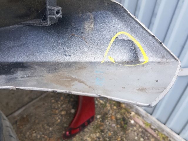 bontott MITSUBISHI OUTLANDER Első Lökhárító Alsó (Műanyag)