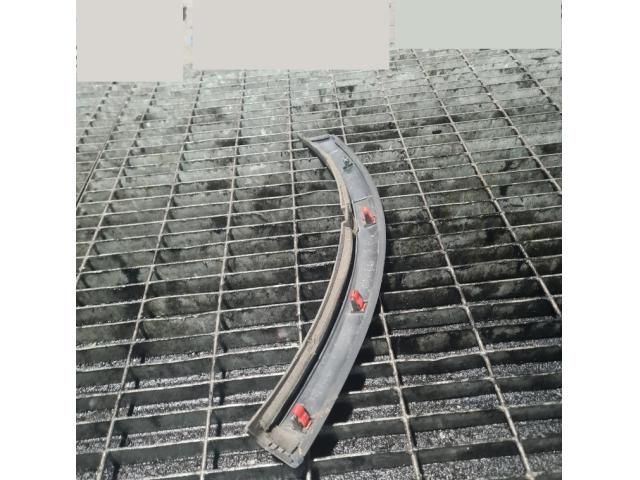 bontott MITSUBISHI OUTLANDER Első Lökhárító Díszléc