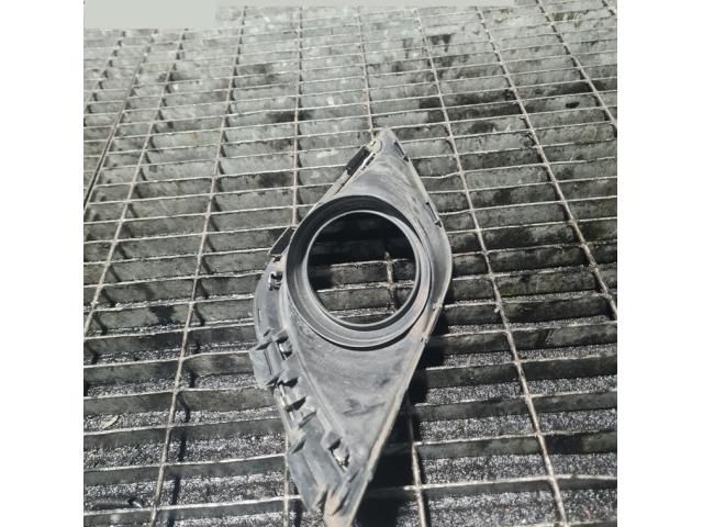 bontott MITSUBISHI OUTLANDER Első Lökhárító Díszléc