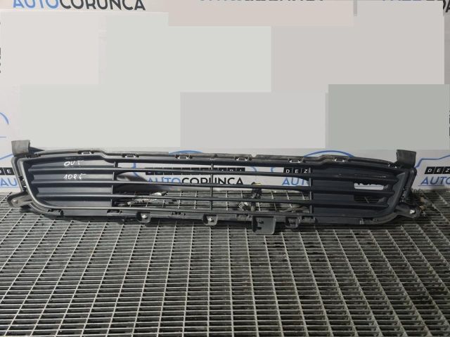 bontott MITSUBISHI OUTLANDER Első Lökhárító Díszléc