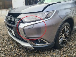 bontott MITSUBISHI OUTLANDER Első Lökhárító Díszléc