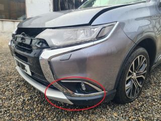 bontott MITSUBISHI OUTLANDER Első Lökhárító Díszléc
