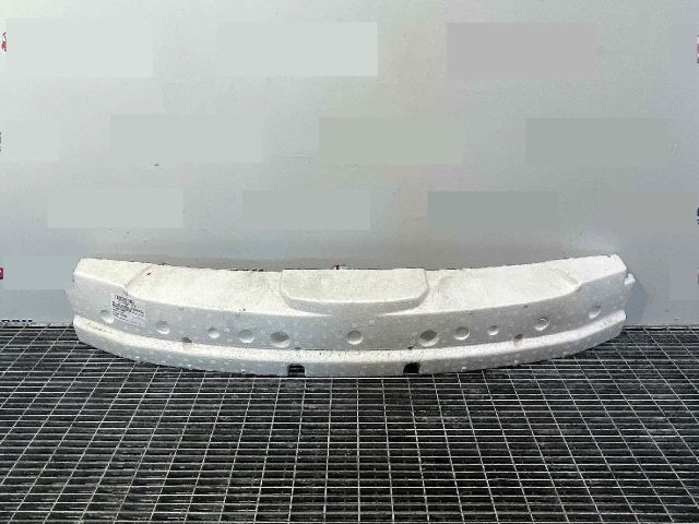 bontott MITSUBISHI OUTLANDER Első Lökhárító Merevítő (Fém)