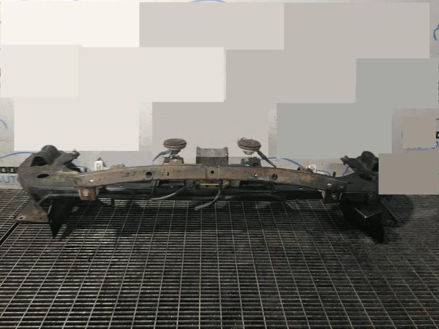 bontott MITSUBISHI OUTLANDER Első Lökhárító Merevítő (Fém)