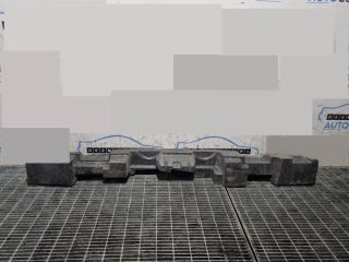 bontott MITSUBISHI OUTLANDER Első Lökhárító Merevítő (Fém)