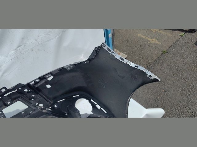 bontott MITSUBISHI OUTLANDER Első Lökhárító (Üresen)