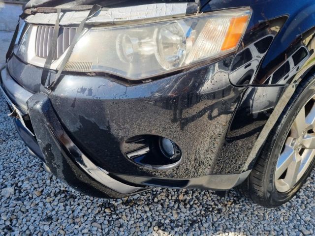 bontott MITSUBISHI OUTLANDER Első Lökhárító (Üresen)