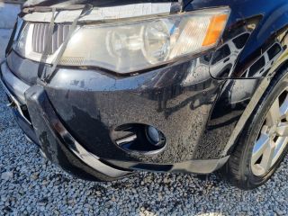bontott MITSUBISHI OUTLANDER Első Lökhárító (Üresen)