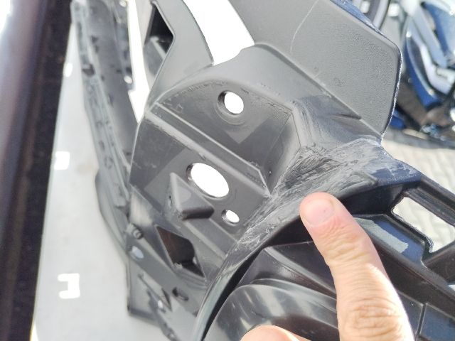 bontott MITSUBISHI OUTLANDER Első Lökhárító (Üresen)