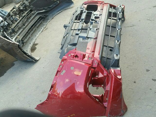 bontott MITSUBISHI OUTLANDER Első Lökhárító (Üresen)