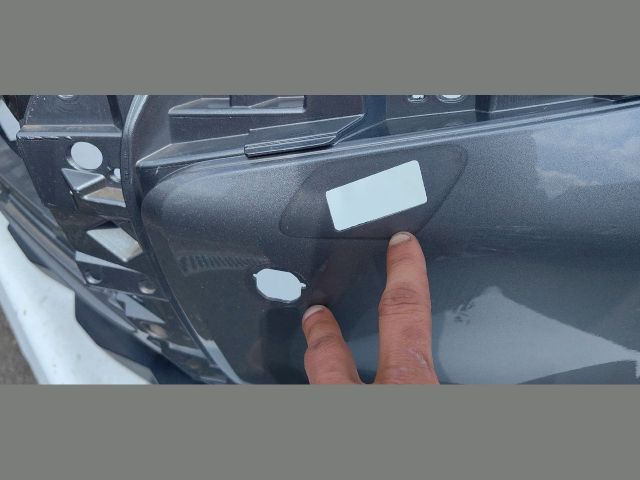 bontott MITSUBISHI OUTLANDER Első Lökhárító (Üresen)