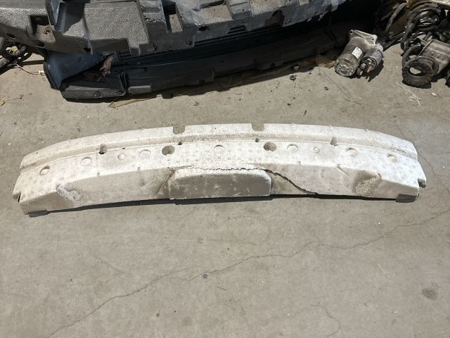 bontott MITSUBISHI OUTLANDER Első Lökhárító Ütközés Elnyelő Hab