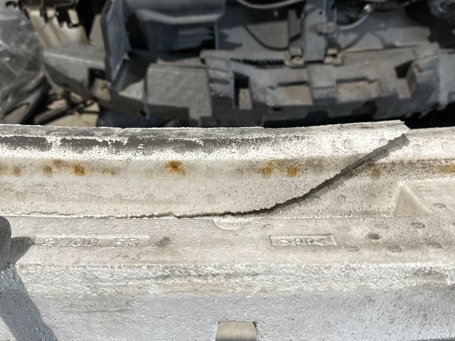 bontott MITSUBISHI OUTLANDER Első Lökhárító Ütközés Elnyelő Hab