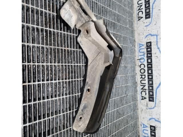 bontott MITSUBISHI OUTLANDER Első Sárvédő Gumi Pár