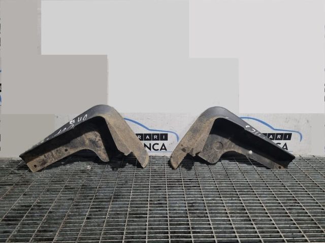 bontott MITSUBISHI OUTLANDER Első Sárvédő Gumi Pár