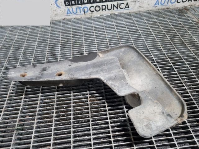 bontott MITSUBISHI OUTLANDER Első Sárvédő Gumi Pár