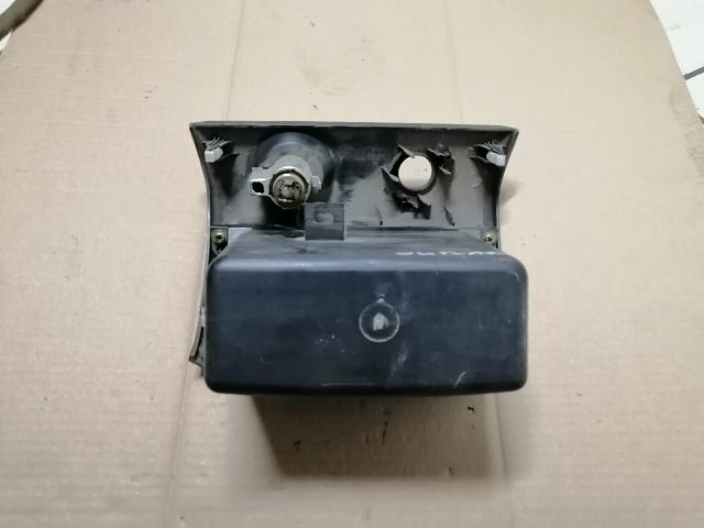 bontott MITSUBISHI OUTLANDER Első Tároló Rekesz