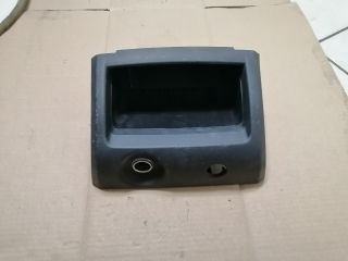 bontott MITSUBISHI OUTLANDER Első Tároló Rekesz