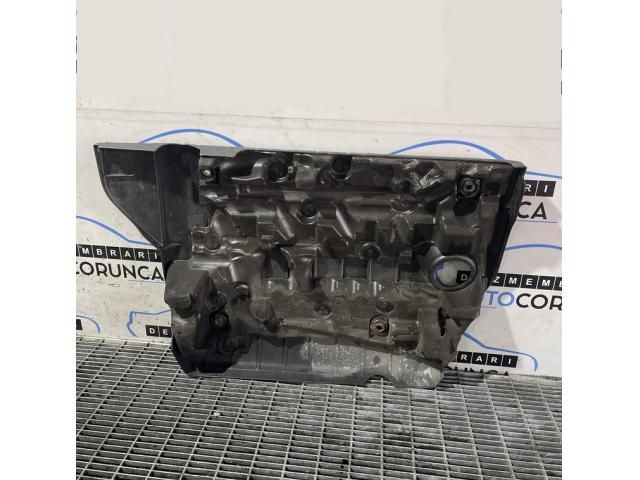 bontott MITSUBISHI OUTLANDER Felső Hűtőburkolat