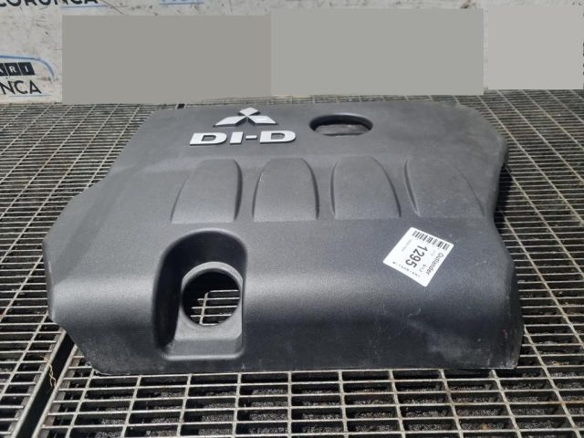 bontott MITSUBISHI OUTLANDER Felső Hűtőburkolat