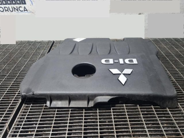 bontott MITSUBISHI OUTLANDER Felső Hűtőburkolat