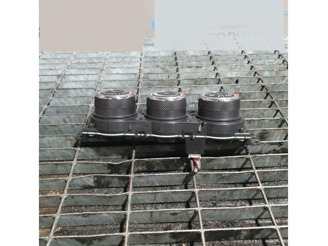 bontott MITSUBISHI OUTLANDER Fűtéskapcsoló