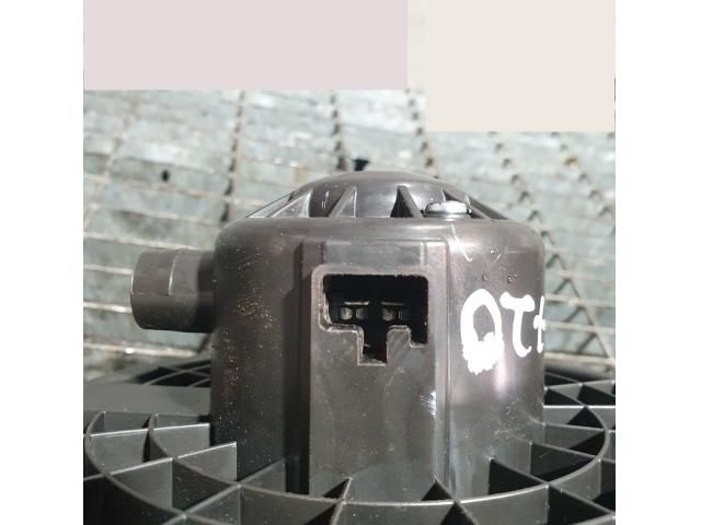 bontott MITSUBISHI OUTLANDER Fűtőmotor (Klímás)